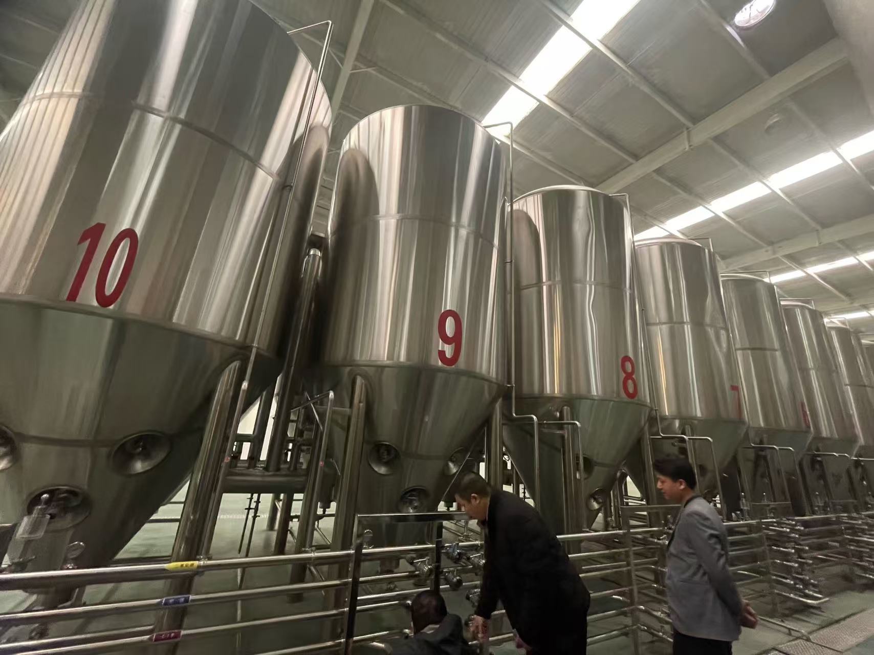 房山精酿啤酒设备厂—平面布置、设备设计、制造、调试、培训等一条龙服务